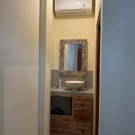 Yurika Guest House